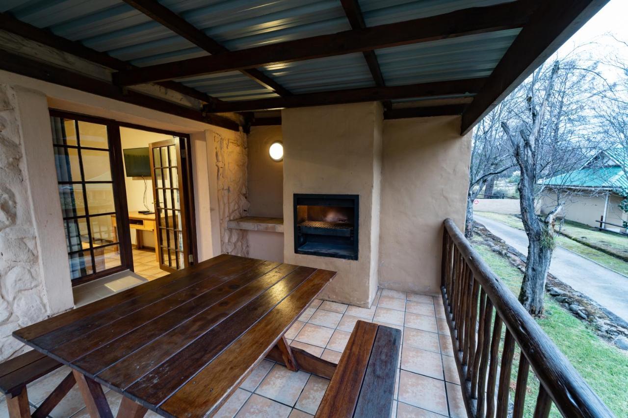 Gooderson Drakensberg Gardens Golf & Spa Resort Exterior photo