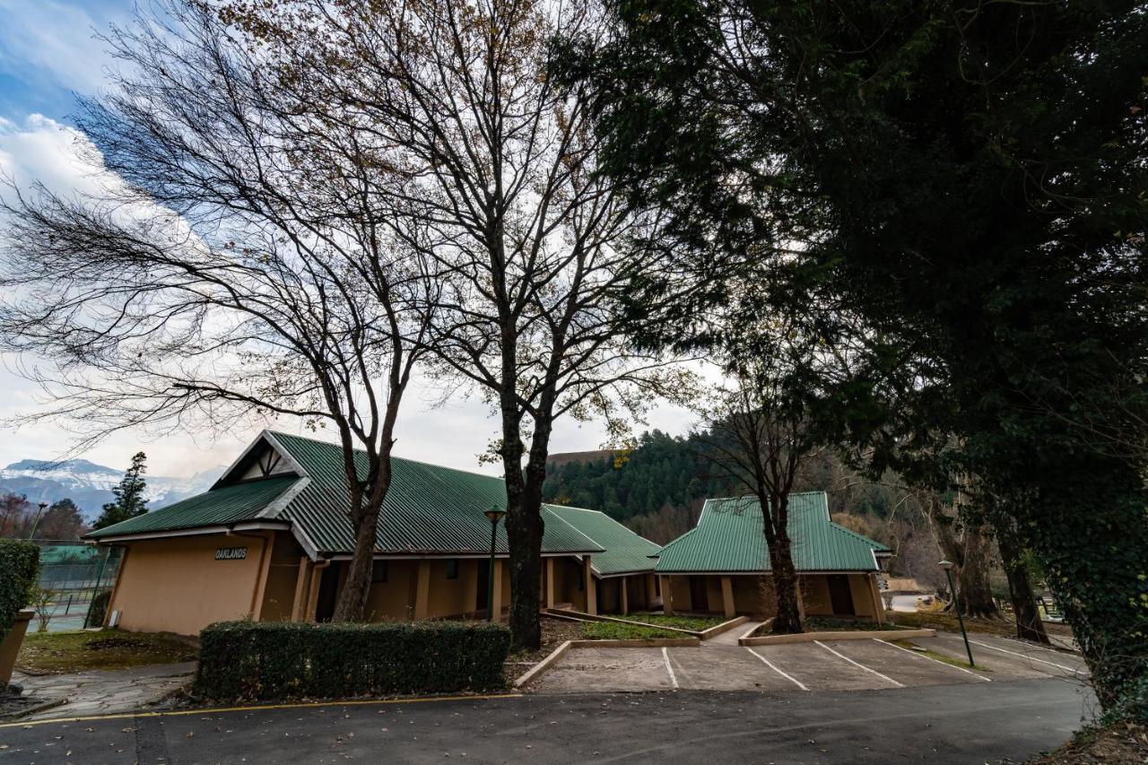 Gooderson Drakensberg Gardens Golf & Spa Resort Exterior photo