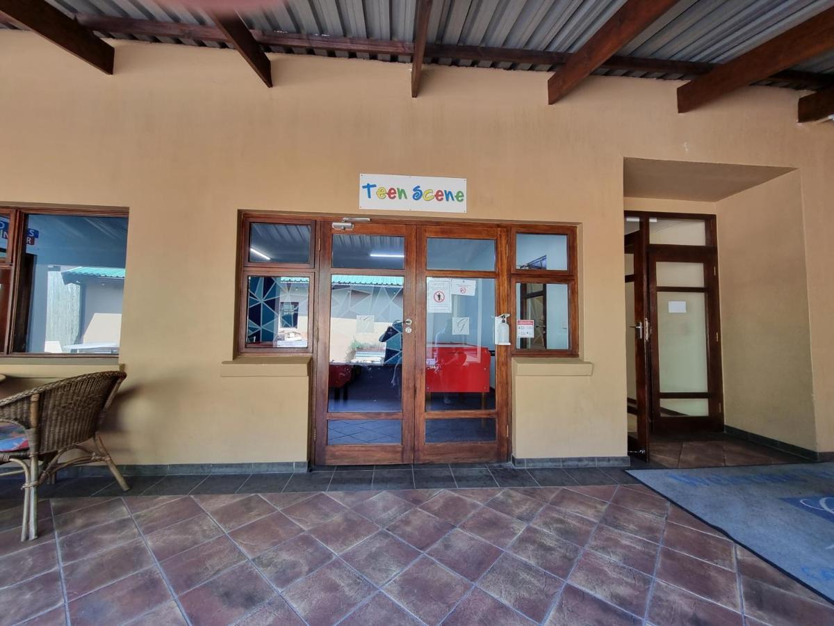 Gooderson Drakensberg Gardens Golf & Spa Resort Exterior photo
