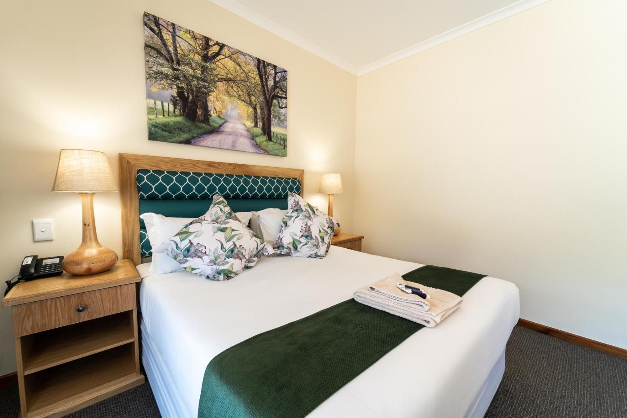 Gooderson Drakensberg Gardens Golf & Spa Resort Exterior photo