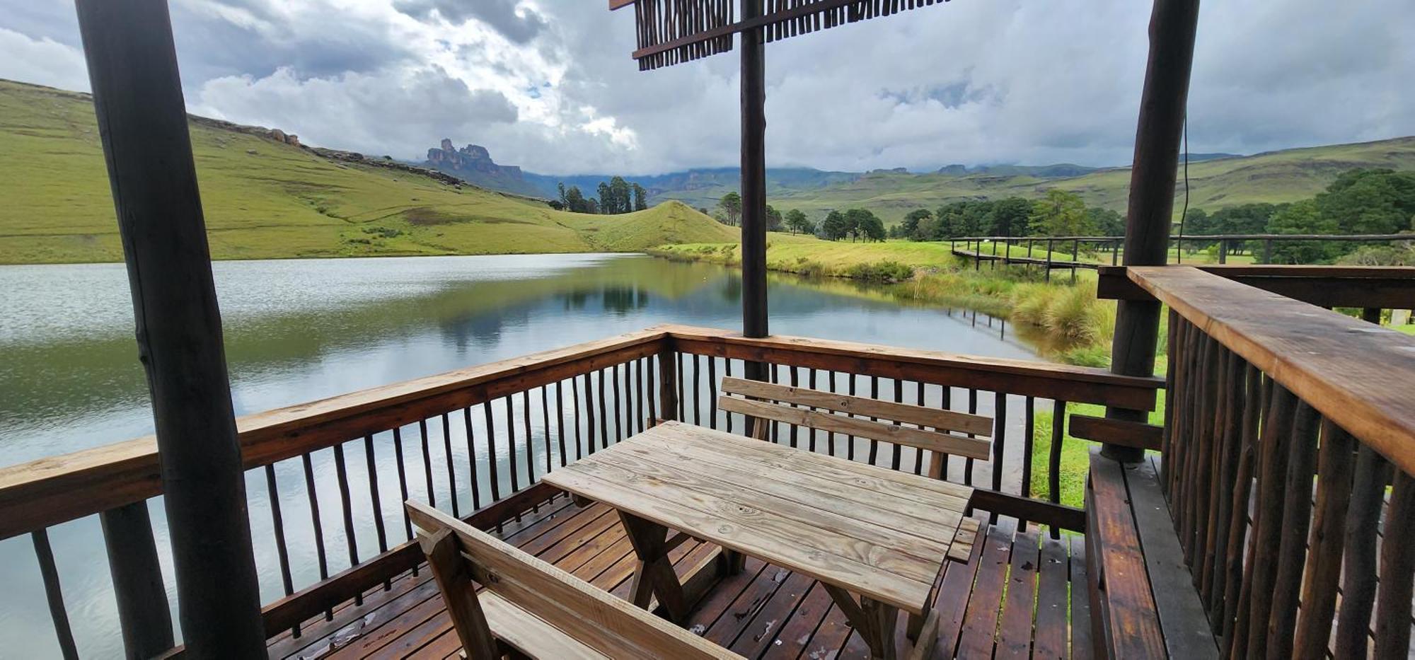 Gooderson Drakensberg Gardens Golf & Spa Resort Exterior photo