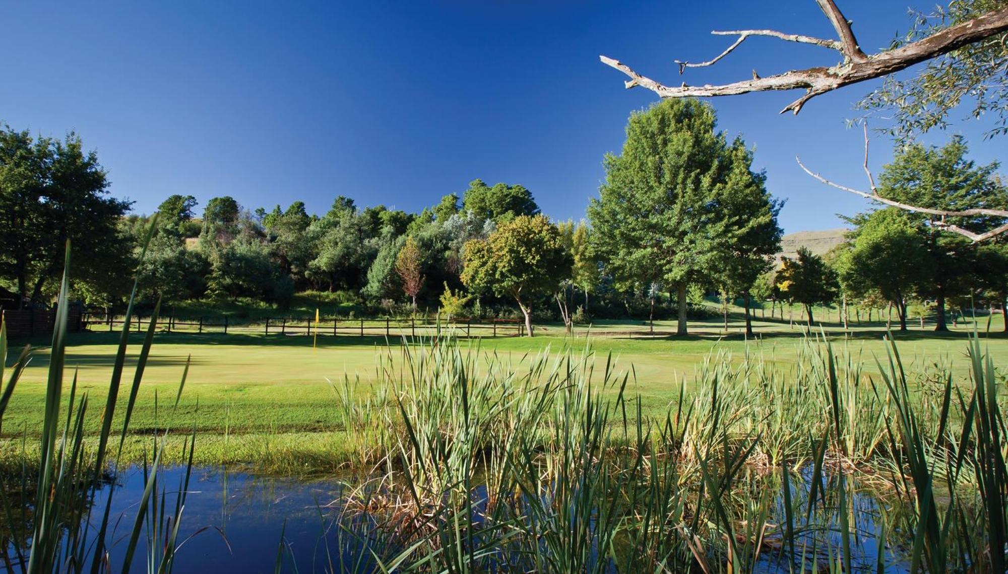 Gooderson Drakensberg Gardens Golf & Spa Resort Exterior photo