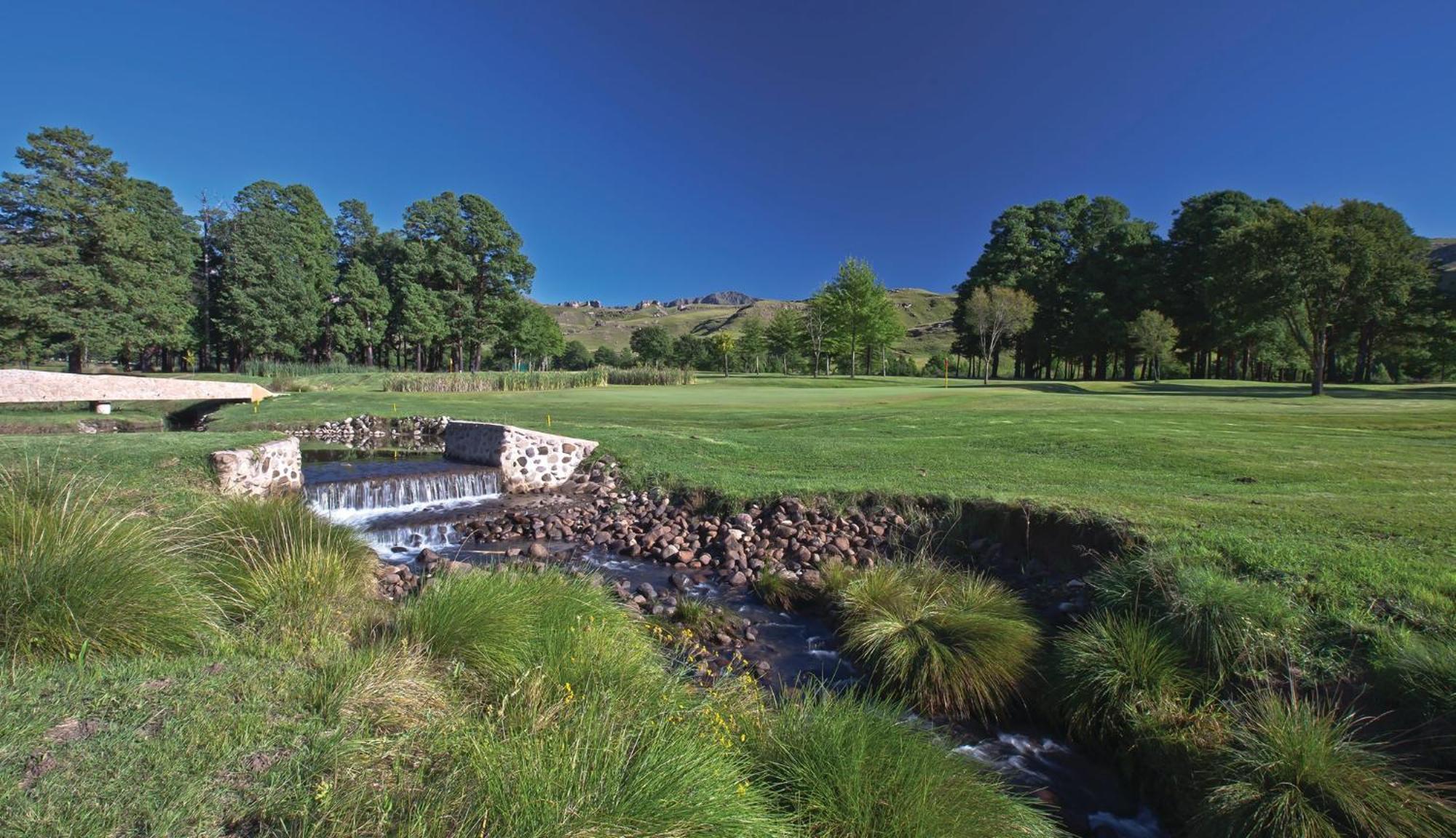 Gooderson Drakensberg Gardens Golf & Spa Resort Exterior photo