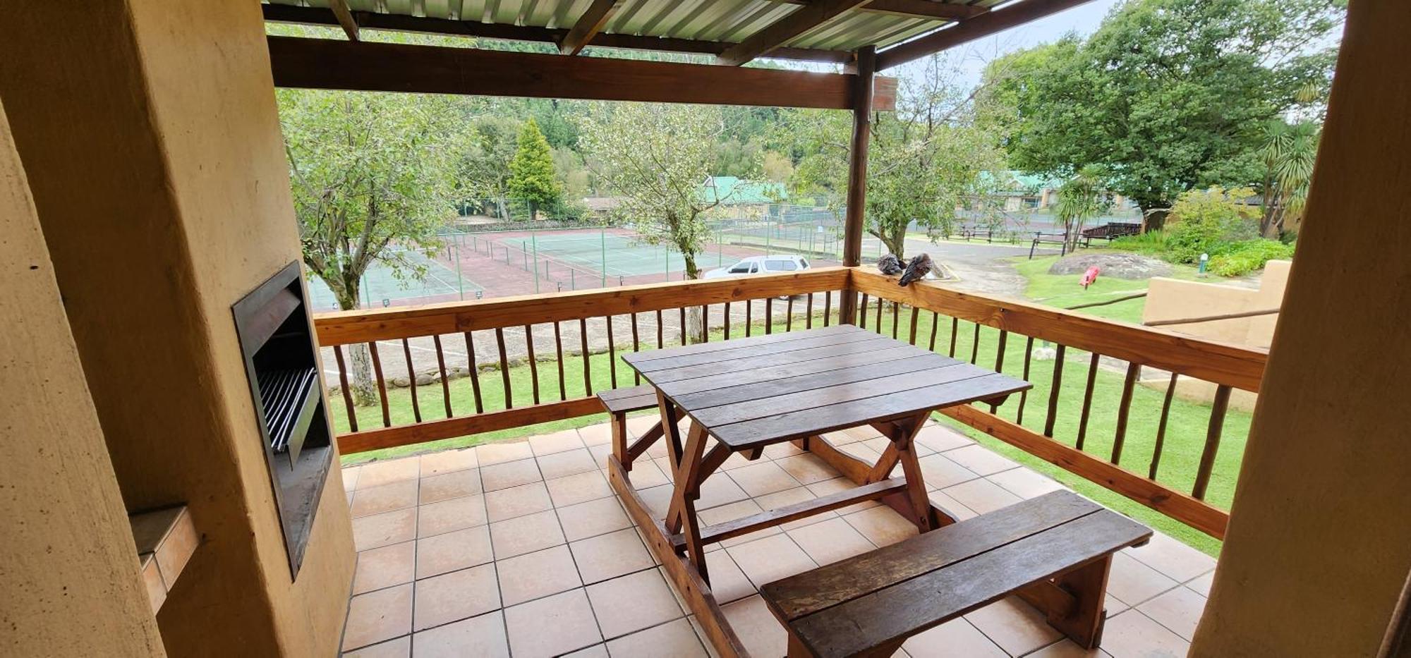 Gooderson Drakensberg Gardens Golf & Spa Resort Exterior photo