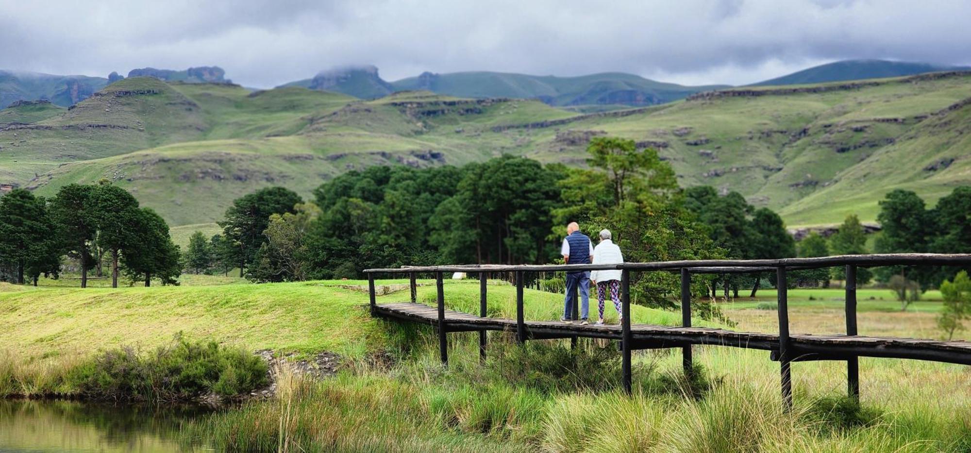 Gooderson Drakensberg Gardens Golf & Spa Resort Exterior photo