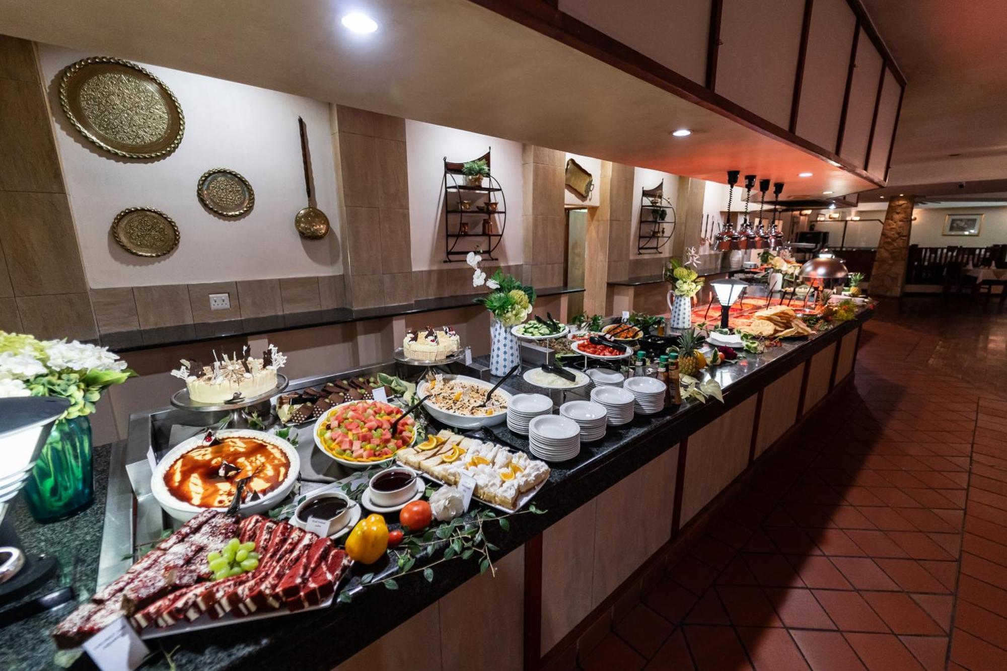 Gooderson Drakensberg Gardens Golf & Spa Resort Exterior photo